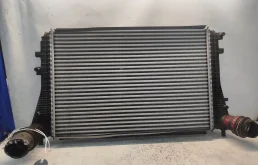 РАДИАТОР ИНТЕРКУЛЕРА AUDI VOLKSWAGEN SEAT SKODA 1K0145803A  NA6663Z