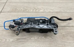 Компрессор пневмоподвески задний для Porsche Cayenne на фотографиях