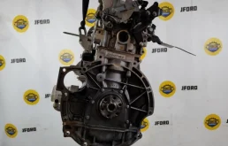 Двигатель без навесного для Ford Kuga 2019 года на фотографиях