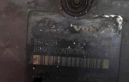 Блок ABS для Volvo XC90 2012 года на фотографиях