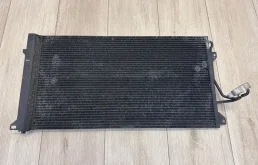 Радиатор кондиционера VW Touareg 1 2003-2010 7L