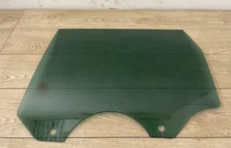 Стекло двери заднее левое для Volkswagen Touareg I (7L) 2002-2010