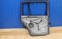 Дверь задняя левая для Volkswagen Touran 2009 года на фотографиях