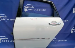 дверь NISSAN FUGA GY50 VK45DE R H210AEG0MB