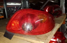 Фонарь Peugeot 206 2006 хечбек