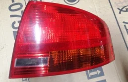 Фонарь Audi A4 2006 8EC