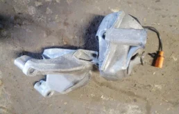 Опора двс Audi A4 B8