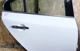 Дверь Volvo S60 2012 Y20