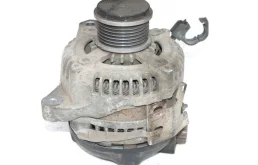 Генератор для Toyota RAV4 на фотографиях