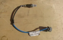 Лямбда-зонд (верхний) для Honda Accord 2003 года на фотографиях