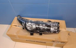 Фара правая для Toyota Corolla E18 2013-