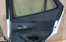 Дверь задняя правая для Opel Mokka 2014 года на фотографиях