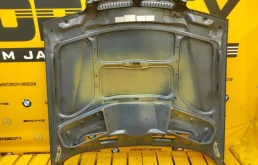 Капот для BMW 7er 2001 года на фотографиях