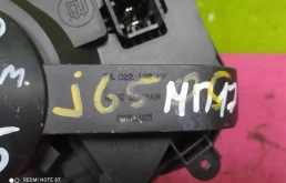 Мотор отопителя для Volkswagen Passat 2002 года на фотографиях