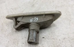 Поворотник передний правый для Hyundai Solaris на фотографиях