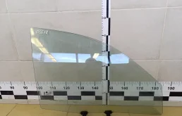 Стекло двери передней правой Magentis 2000-2005
