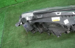 Фара ксенон левая для Toyota Alphard на фотографиях