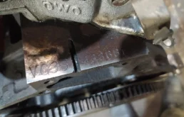 Двигатель без навесного для Nissan Pathfinder 1999 года на фотографиях