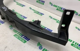 Кронштейн правой фары нижний для BMW 3er на фотографиях