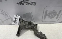 Кронштейн клапана egr Mercedes-benz 2010 W204