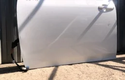 Дверь передняя левая для Toyota Corolla 2006 года на фотографиях