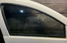 Стекло двери передней правой Renault Logan 2