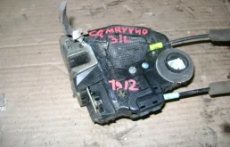 Замок двери задней левой Toyota Camry XV40