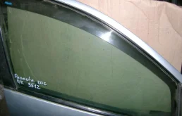 Стекло двери передней правой Peugeot 206 2006