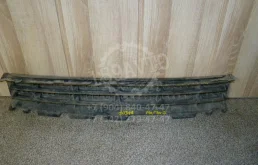 Решетка в бампер центральная Renault Megane 2 2004