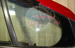 Стекло двери передней правой форточка Peugeot 308 2008 T7