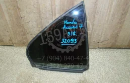 Стекло двери задней правой форточка Honda Accord 7 CL