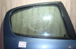 Стекло двери задней правой Peugeot 206