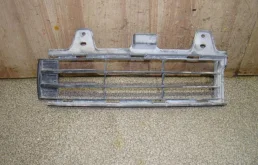 Решетка в бампер правая Toyota Land Cruiser J200