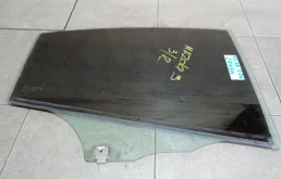 Стекло двери задней правой Mazda 3 2006 BK