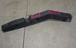 Кронштейн переднего бампера правый Ford Focus 2