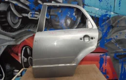 Дверь задняя левая Suzuki SX4