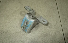 Петля двери Renault Megane 2 2008