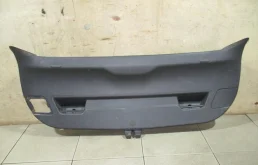Обшивка двери багажника Opel Astra J