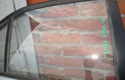 Стекло двери задней правой Hyundai Accent LC