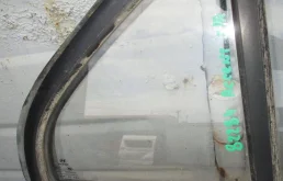 Стекло двери задней правой форточка Hyundai Accent LC