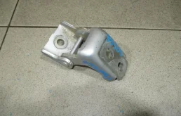 Петля двери Renault Fluence