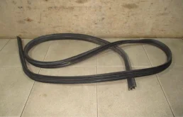 Уплотнитель двери Ford Focus 3