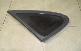 Стекло кузовное глухое левое Hyundai Elantra HD