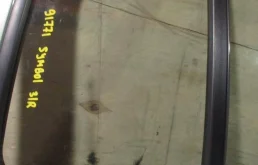 Стекло двери задней правой форточка Renault Symbol 1