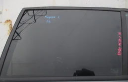 Стекло двери задней левой Renault Megane 2