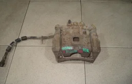 Суппорт передний правый Ford Fiesta 2008 6