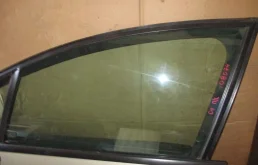Стекло двери передней левой Citroen C4 2007 LC