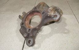 Кулак поворотный передний правый Volkswagen Jetta A6