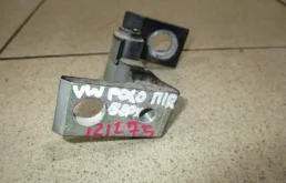 Петля двери Volkswagen Polo 5