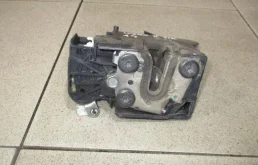 Замок двери задней правой Renault Logan 2 L52